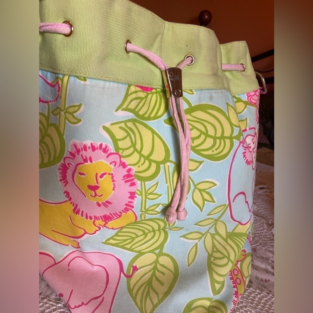 Lilly Pulitzer San Diego Zoo barrel tote bag   Perfect for beach, diaper bag etc - Picture 9 of 11